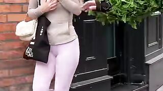 Pramugari cantik announcment setelah landing.mp4 4.mp4