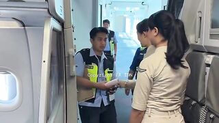 Pramugari cantik announcment setelah landing.mp4 7.mp4