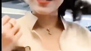 Pramugari cantik announcment setelah landing.mp4 5.mp4