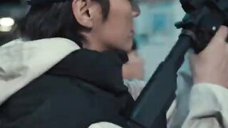 The way Moon Baek beat this whole gang with a BB? Power lah 👀 #Trigger #SembangEntertainment #DramaT