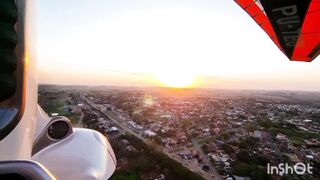 Born to Fly - O Céu é o Limite Voando e apreciando este lindo por do Sol ☀️
