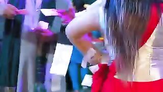Urwa Kahn Hot dance performance 5