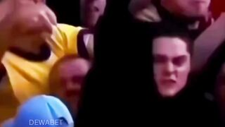 Emmanuel Adebayor mencetak gol ke gawang mantan klubnya 2