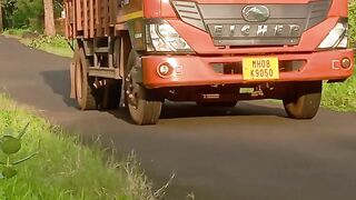 */आमचा लॉरी 🚍🚍🚍