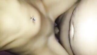 (+18) Novinha gemendo na piroca do namorado