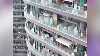 Gila Bener! Apartemen di China Ini Dihuni 20.000 Orang, Vibesnya Udah Kayak Satu Kota Sendiri!