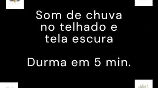 Chuva no telhado com  tela escura