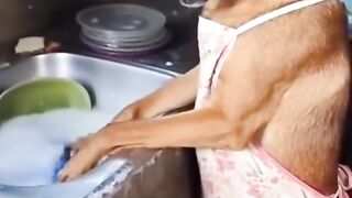 Doing the dishes is a never-ending task / 설거지는 끝이 없는 일입니다.