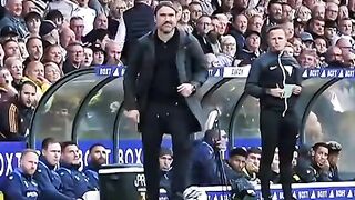 Incredible skills of soccer coaches / 축구 코치들의 놀라운 실력.