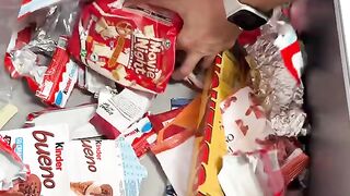 Restocking children's items in the drawer / 서랍에 아동용 물품 다시 채워 넣기