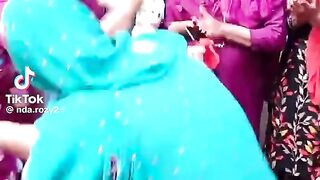 KIDDA PUNJABI DANCE