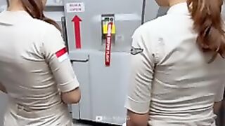Kedatangan Perdana di Palu, Pramugari Super Air Jet Buka Pintu Pesawat Airbus A320-200.mp4