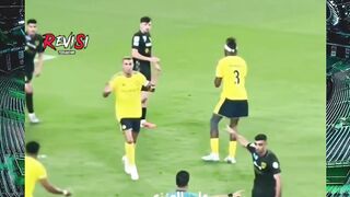 Kirain marah gara-gara golnya "dicuri" Ronaldo, ternyata Mohamed Simakan cuma takut kena offside! 😂🙌