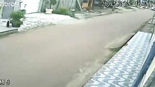 Quando você pega carona sem capacete