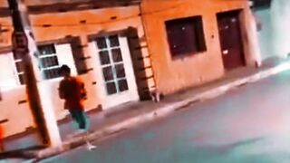 Indivíduo é pego no flagra e acaba agredido por moradores