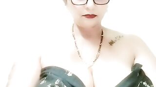 Old women full body shows 🔥🔥🔥