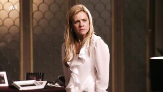 Title THE TABLES HAVE TURNED! NINA TREATS CARMINHA LIKE A MAID AND FORCES HER TO SERVE HER — AVENIDA BRASIL/