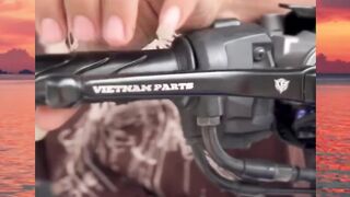 emang begini semua modelnya kalo naek motor temen mah