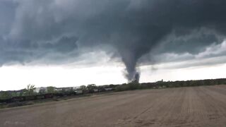 🌪️😱 I Got Right Next to This Monster Tornado