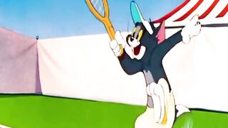 Tom Tries Playing Tennis… What Could Go Wrong? 😂🎾