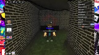 Let's play Roblox. 8