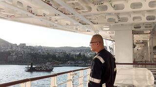 Guest island tour