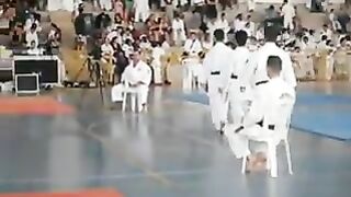 Video de Kata Shotokan em Familia
