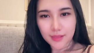 Pesona Cantik dengan Gaya yang Bikin Terpukau 9