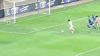Persib Bandung sukses meraih kemenangan 3-1 atas PSM Makassar pada laga pembuka BRI Super League