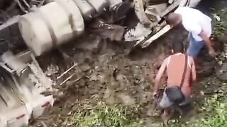 RAKSOL VÍDEOS NEWS :CAPOTAMENTO ÉM IAÇU BAHIA