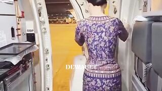 Kenapa Pintu Pesawat Dibuka ke Dalam? Ternyata Ini Alasannya