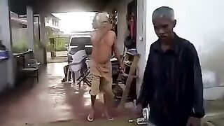 MORREU, MAIS PASSA BEM
