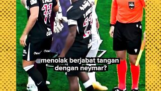iapa yang menurut kalian lebih salah di insiden ini, gengs? Tulis di kolom komentar! 👇