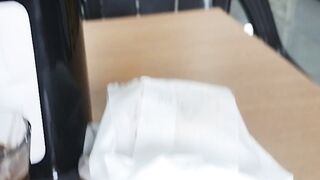 Gabi e papai lanchando
