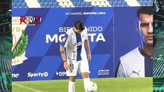 Presentasi pemain ter-kacau! Sambutan udah heboh bak Cristiano Ronaldo, pas dipegang bolanya malah bunder bangaaat 🤣