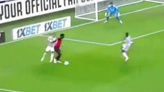 Juventus bermain imbang 1-1 melawan AC Milan  pada laga big match pekan ketiga Serie A