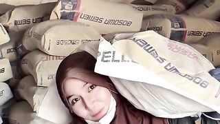 Nurhalisa   ·