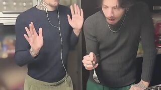 Singing 🤣🤣🤣