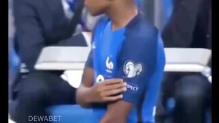 Pada 25 Maret 2017, Kylian Mbappé beranjak dari bangku cadangan dan melangkah ke internasional
