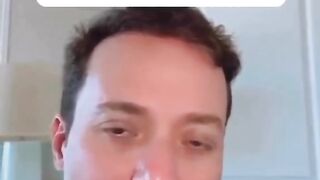 拿那个狗屁牧师开玩笑！！