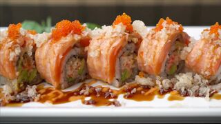 SALMON SUSHI