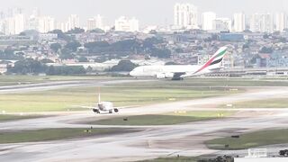 UMA CENA RARA DE SER VISTA NO GRU AIRPORT, O AIRBUS A380 DA EMIRATES DECOLANDO A LUZ DO DIA
