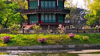Beautifull building/There is a beautiful park i