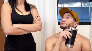 MARIDO BEBE PARA VER A MULHER BONITA