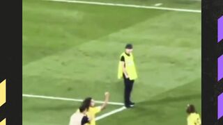 Mental Baja! Ketika Guendouzi Disoraki 60.000 Pendukung Lyon