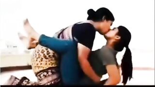 Les Mature Hot women Kissing Each Other Lips