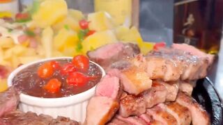 Look at this delicious dish: cassava and picanha, exactly what Brazilians love! 🇧🇷🔥🥩