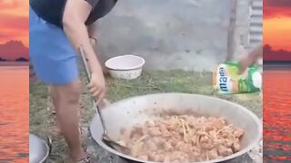 berbusa dikit gapapa lah asal perut kenyang