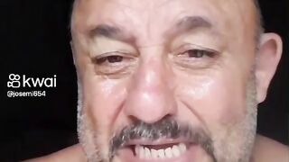 Homem engana mulher no cabaré
