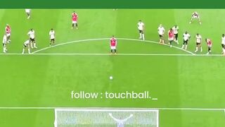 Momen unik dan kocak ini terjadi pada pertandingan pekan kedua Liga Inggris di Old Trafford
